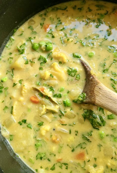 How many protein are in curried cauliflower soup - calories, carbs, nutrition