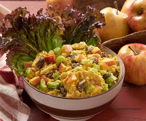 How many protein are in curried chicken and green apple salad - calories, carbs, nutrition