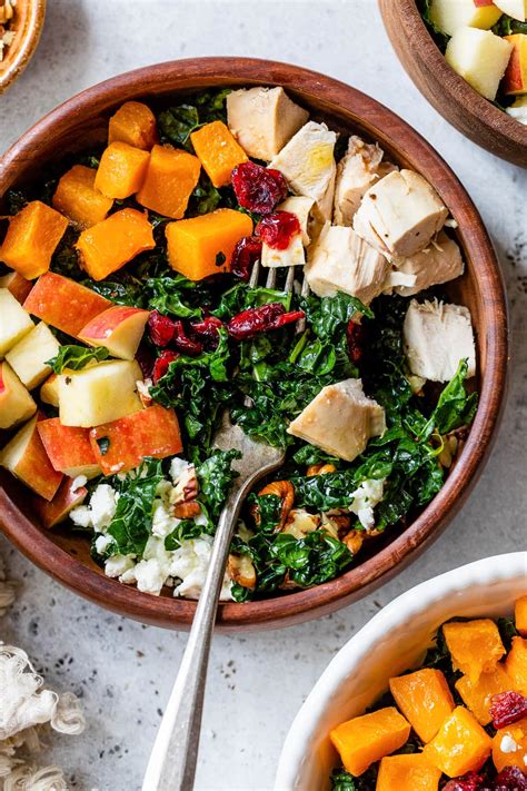 How many protein are in curry chicken and kale salad- large - calories, carbs, nutrition