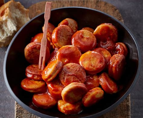 How many protein are in currywurst - calories, carbs, nutrition