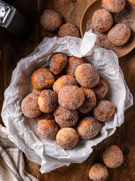 How many protein are in donut holes - calories, carbs, nutrition