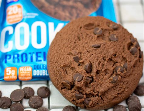 How many protein are in double chocolate chunky dream cookie - calories, carbs, nutrition