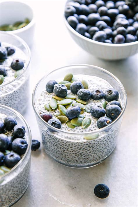 How many protein are in elements - chia seed pudding with nectarines, blueberries, and agave - calories, carbs, nutrition