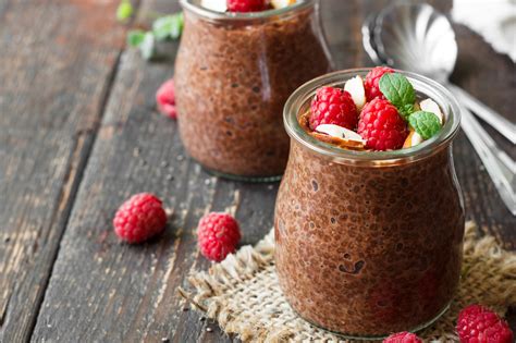 How many protein are in elements - hot cocoa chia pudding parfait - calories, carbs, nutrition