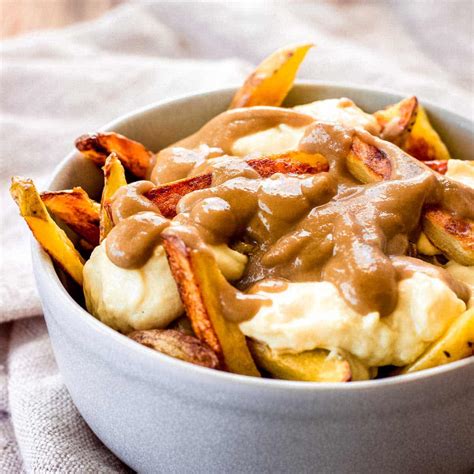 How many protein are in f2f poutine bowl - calories, carbs, nutrition