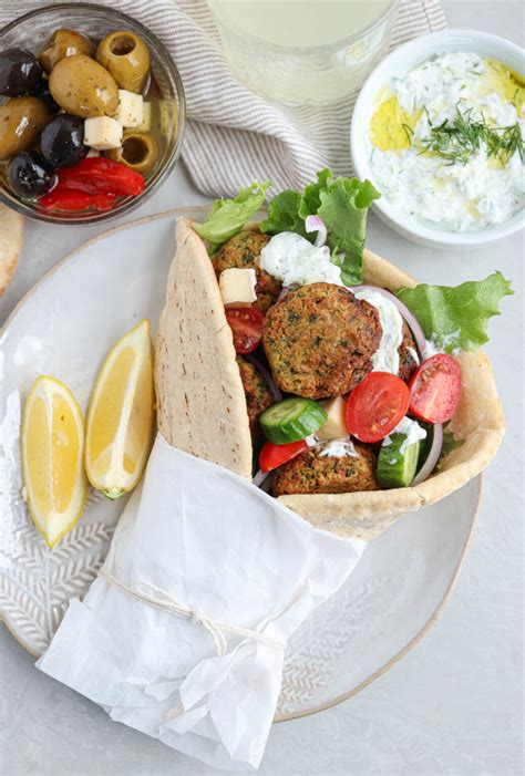 How many protein are in falafel pita sandwich with tzatziki - calories, carbs, nutrition