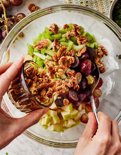 How many protein are in fall waldorf salad - calories, carbs, nutrition
