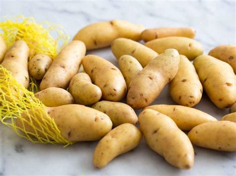 How many protein are in fingerling potatoes (8969.0) - calories, carbs, nutrition