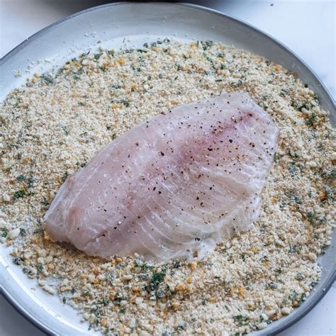 How many protein are in fish flounder crumb cheese - calories, carbs, nutrition