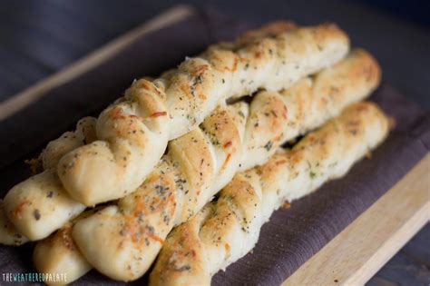 How many protein are in focaccia bread sticks - calories, carbs, nutrition