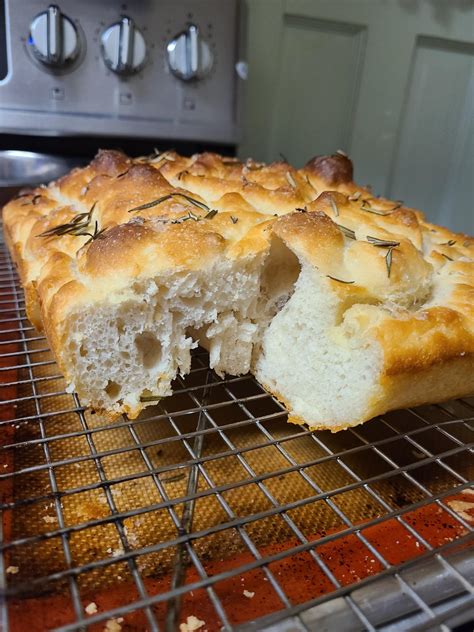 How many protein are in focaccia breadsticks with a red pepper houmous - calories, carbs, nutrition