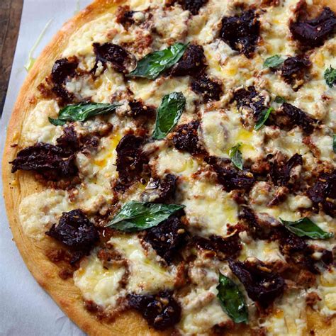 How many protein are in fontina and sundried tomato pizza - calories, carbs, nutrition