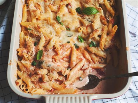 How many protein are in four cheese baked penne casserette - calories, carbs, nutrition