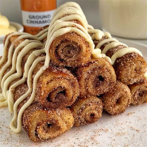 How many protein are in french toast cinnamon roll - calories, carbs, nutrition