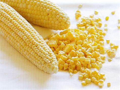 How many protein are in fresh corn kernels (13404.8) - calories, carbs, nutrition