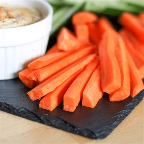 How many protein are in fresh cut carrots (63076.0) - calories, carbs, nutrition