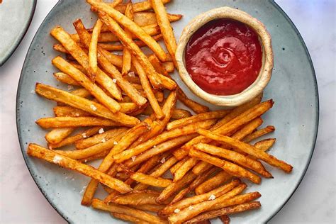 How many protein are in fresh cut fries - calories, carbs, nutrition