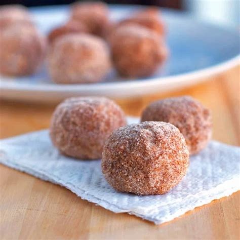 How many protein are in fried dough withcinnamon sugar - calories, carbs, nutrition