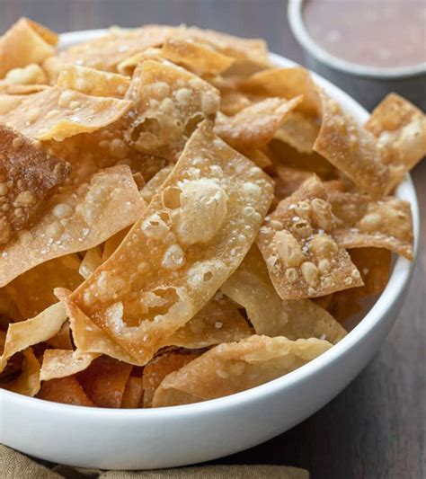 How many protein are in fried wonton strips (10820.1) - calories, carbs, nutrition