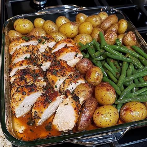 How many protein are in frozen entrees - garlic herb chicken with green beans almondine - calories, carbs, nutrition