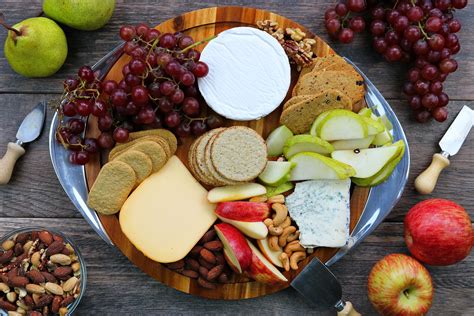 How many protein are in fruit and cheese plate - calories, carbs, nutrition