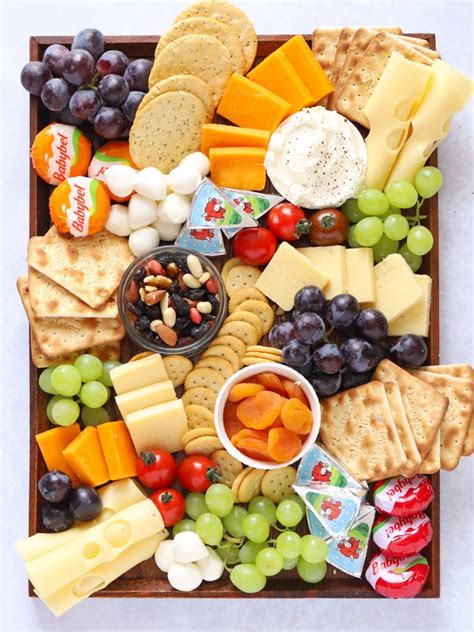 How many protein are in fruit and cheese tray - calories, carbs, nutrition