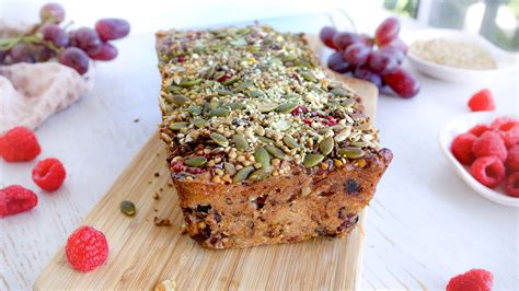 How many protein are in fruit and nut loaf - calories, carbs, nutrition