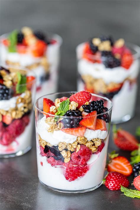 How many protein are in fruit parfait - calories, carbs, nutrition