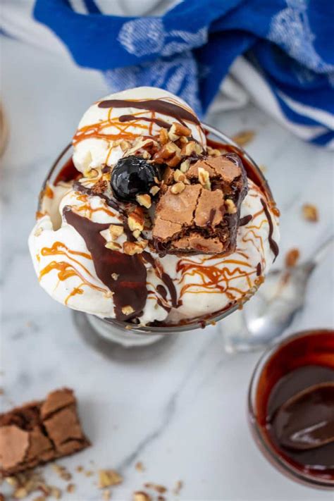 How many protein are in fudge brownie sundae - calories, carbs, nutrition
