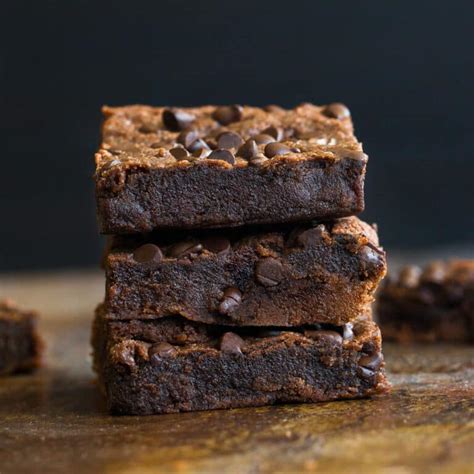 How many protein are in fudgy brownies - calories, carbs, nutrition