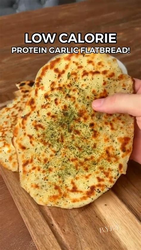 How many protein are in garlic flatbread - calories, carbs, nutrition