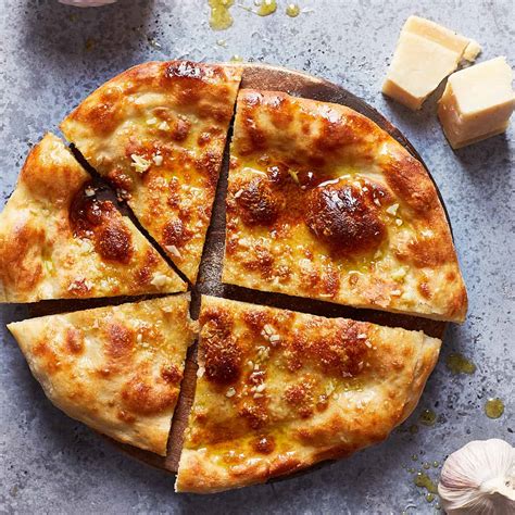 How many protein are in garlic pizza - calories, carbs, nutrition