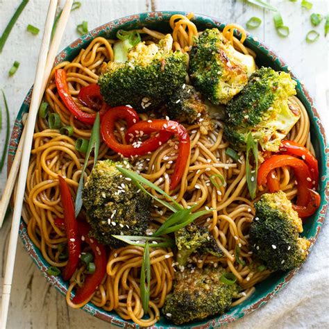 How many protein are in ginger sesame noodles w/ chicken - calories, carbs, nutrition