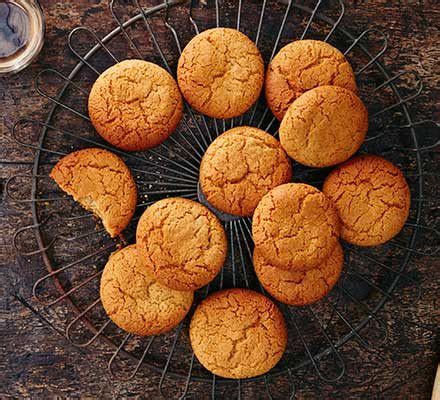 How many protein are in gingerbread biscuit - calories, carbs, nutrition