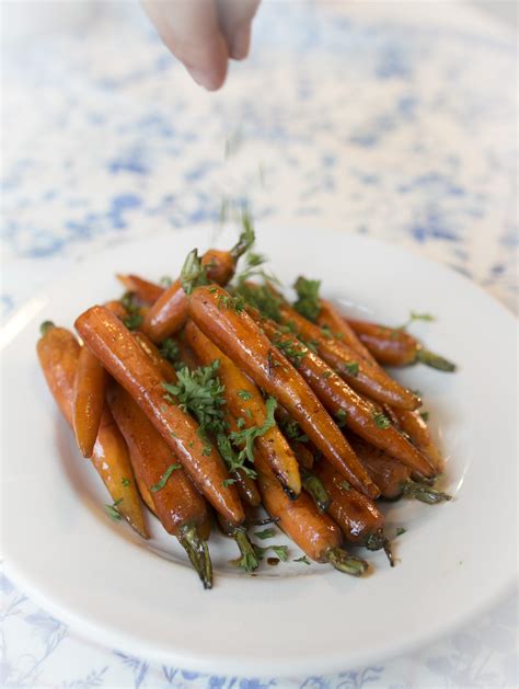 How many protein are in glazed fresh carrots with parsley - calories, carbs, nutrition