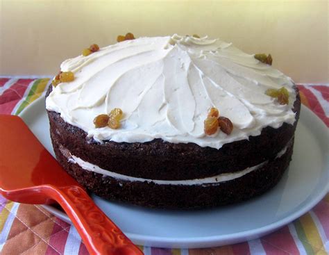 How many protein are in golden raisin cream cheese frosting - calories, carbs, nutrition