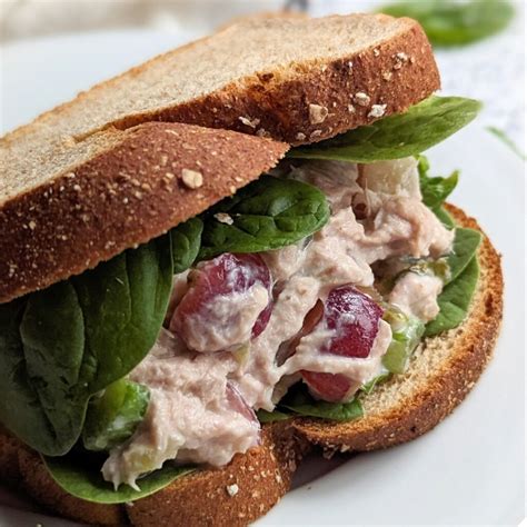 How many protein are in grape and walnut tuna baguette - sandwich - calories, carbs, nutrition