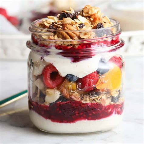 How many protein are in grape orange almond parfait (18370.0) - calories, carbs, nutrition