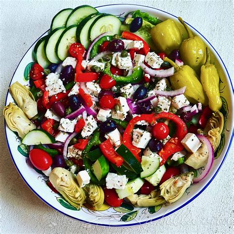 How many protein are in great greek salad - calories, carbs, nutrition