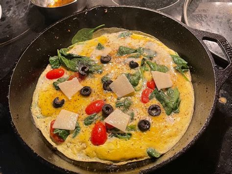 How many protein are in grecian omelet - calories, carbs, nutrition