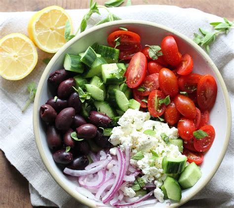 How many protein are in greek tomato cucumber salad - calories, carbs, nutrition