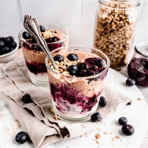 How many protein are in greek yogurt parfait and cherry, blueberry and oat topping, vegetarian sausage patty (600veg) - calories, carbs, nutrition