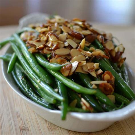 How many protein are in green beans with toasted almonds - calories, carbs, nutrition