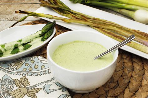 How many protein are in green garlic sauce (77697.0) - calories, carbs, nutrition