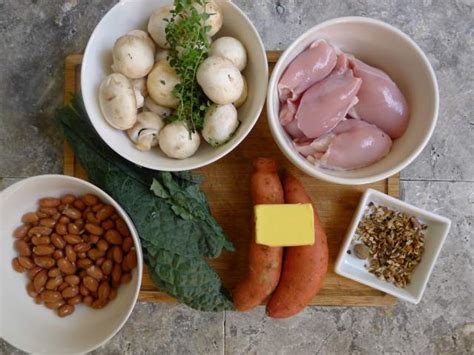 How many protein are in green tea glazed chicken mushroom, sweet potato, spinach saute - calories, carbs, nutrition