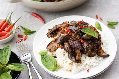 How many protein are in grilled basil eggplant - calories, carbs, nutrition