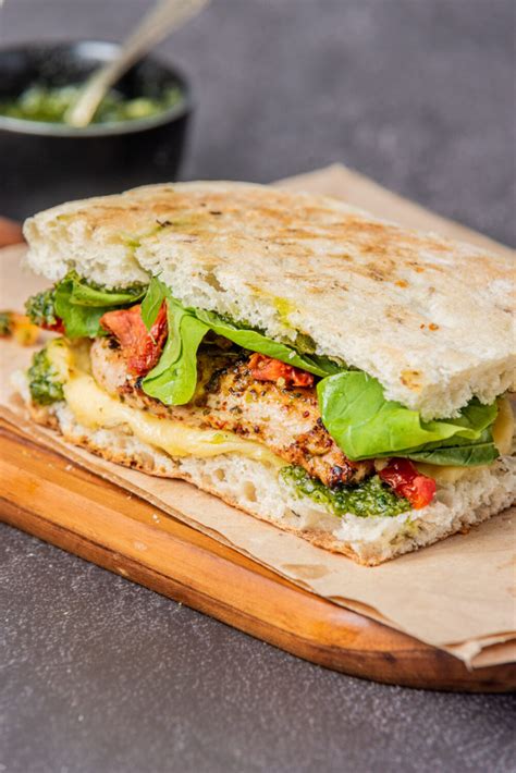 How many protein are in grilled chicken pesto sandwich club roll - calories, carbs, nutrition