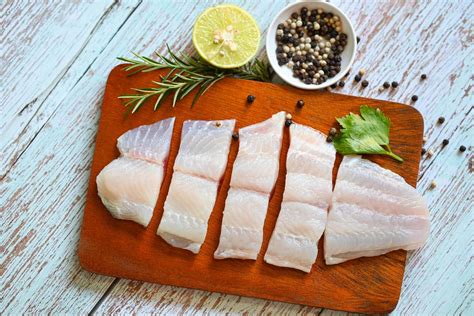 How many protein are in grilled lemon-herb striped pangasius - calories, carbs, nutrition