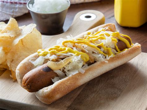 How many protein are in grilled new york style hot dog - calories, carbs, nutrition