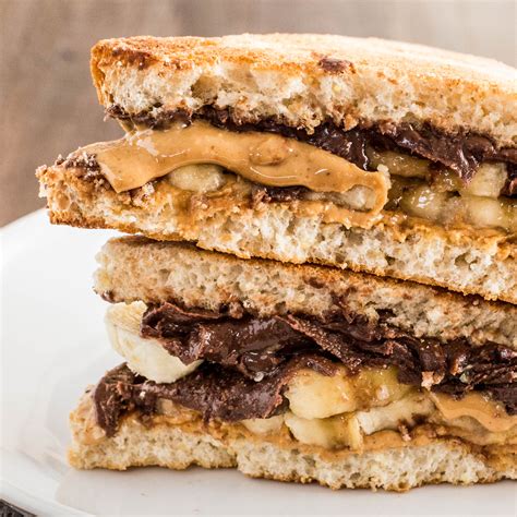 How many protein are in grilled pb chocolate & banana sandwich - calories, carbs, nutrition